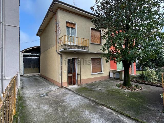Case e ville in vendita di 100 m² in Via Guglielmo Oberdan