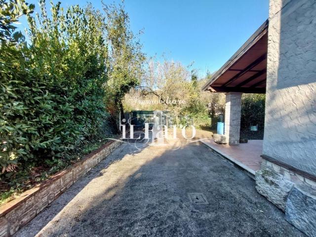 Case e ville in vendita di 100 m² in Via dei Lemmetti, 12
