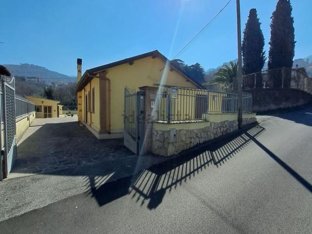 Case e ville in vendita di 100 m² in Via focicchia, 36