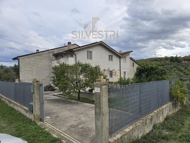 Case e ville in vendita di 100 m² in Via Ludovico Ariosto, 6