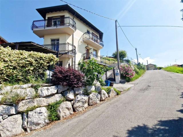 Case e ville in vendita di 100 m² in Via Monte Bianco