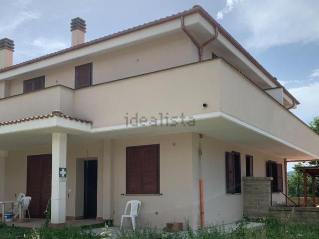 Case e ville in vendita di 100 m² in Via Santa Lucia