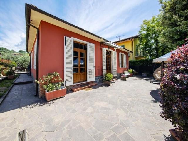 Case e ville in vendita di 100 m² in Via Panoramica