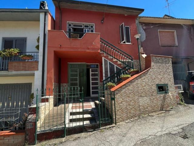 Case e ville in vendita di 100 m² in Via Pierri, 55