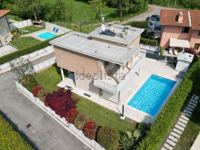 Case e ville in vendita di 100 m² in Via Rovadella, 51