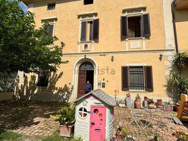 Case e ville in vendita di 100 m² in Via Roma