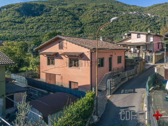 Case e ville in vendita di 100 m² in Via villa reale