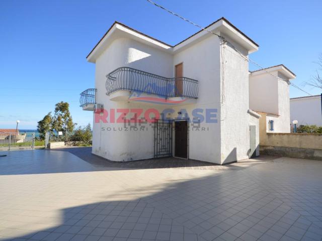 Case e ville in vendita di 100 m² in Viale dell&apos  Uguaglianza, 30