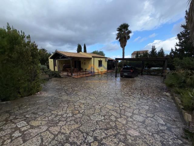 Case e ville in vendita di 100 m² in Contrada Fraginesi