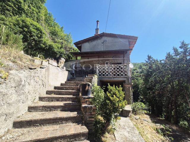 Case e ville in vendita di 100 m² in Frazione Volterrano, 42