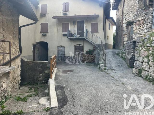 Case e ville in vendita di 100 m² in Frazione Potrich, 1