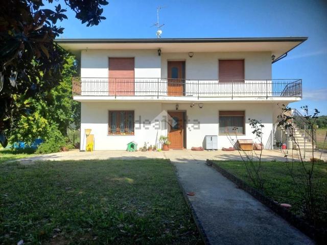 Case e ville in vendita di 1020 m² in Via Giarette
