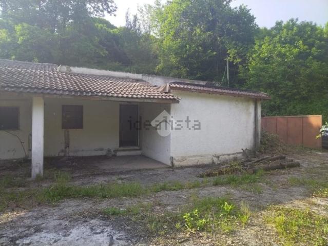 Case e ville in vendita di 102 m² in Via Ariana, 298