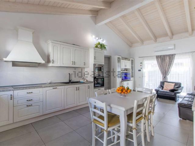 Case e ville in vendita di 103 m² in Via della Malva
