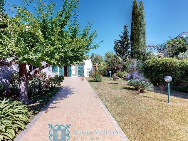 Case e ville in vendita di 103 m² in Via Saturnia, 6
