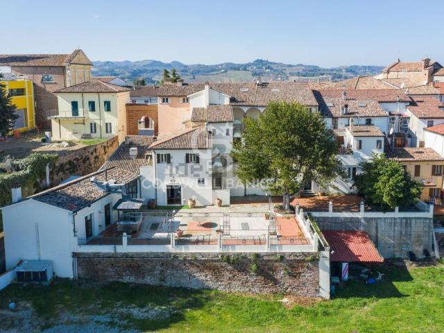 Case e ville in vendita di 1045 m² in Via Frascheria, 12