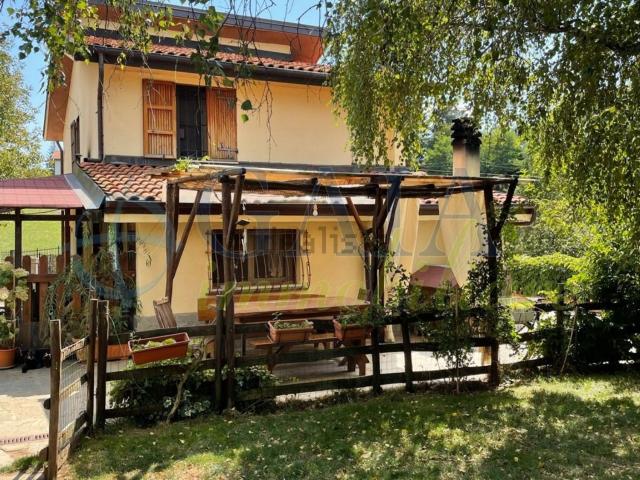Case e ville in vendita di 104 m² in Via Romana