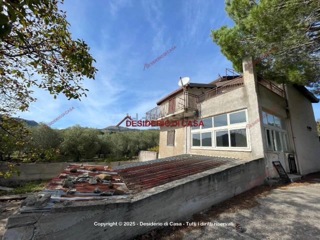 Case e ville in vendita di 104 m² in Contrada Casalotto