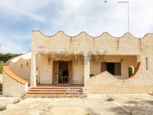 Case e ville in vendita di 105 m² in Traversa Capo Ognina, 17
