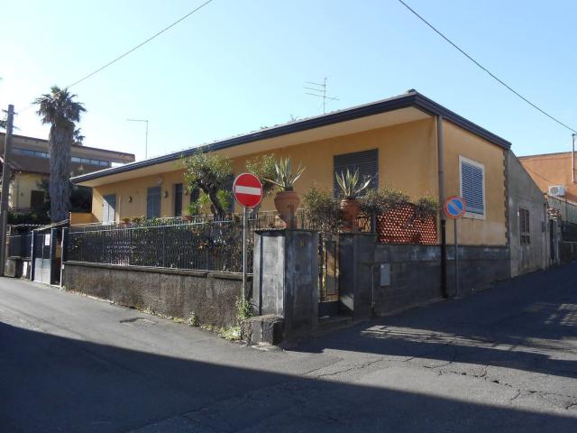 Case e ville in vendita di 105 m² in Via dei Villini, 2