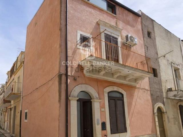 Case e ville in vendita di 105 m² in Via Mario Rossi, 45
