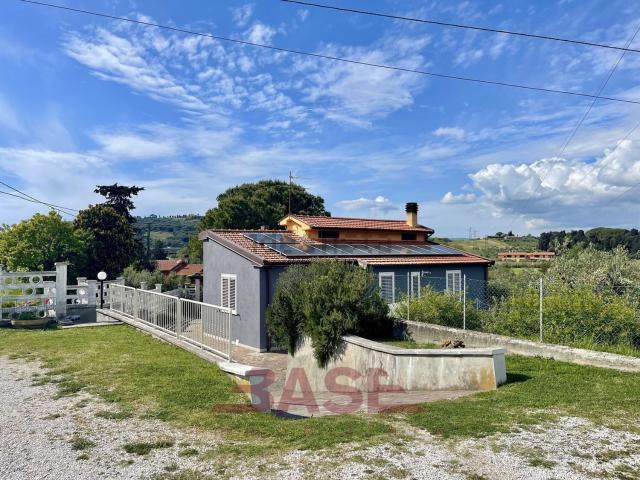 Case e ville in vendita di 105 m² in Via Pisana Livornese, 47