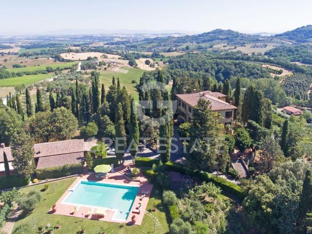 Case e ville in vendita di 1067 m² in Piazzale Piero Morviducci