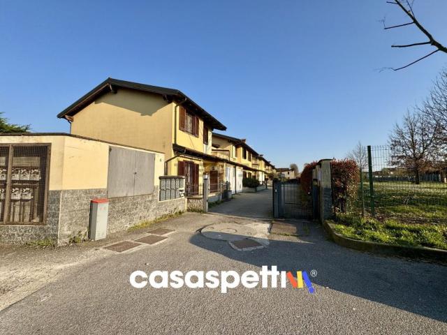 Case e ville in vendita di 106 m² in Via del Glicine, 4
