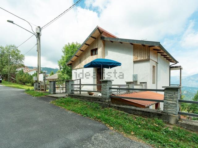 Case e ville in vendita di 106 m² in Via Roc del Trun, 22