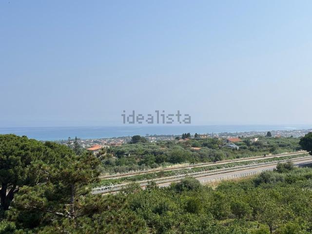 Case e ville in vendita di 107 m² in Via Dei Limoni, 5