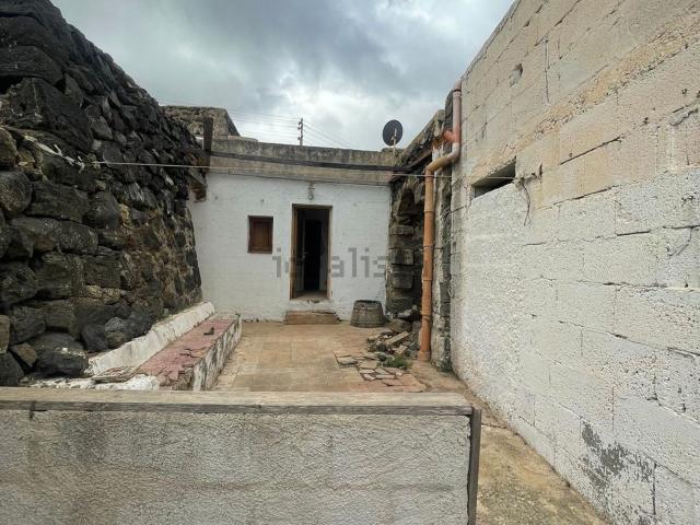 Case e ville in vendita di 107 m² in Via ERRERA/KHAMMA