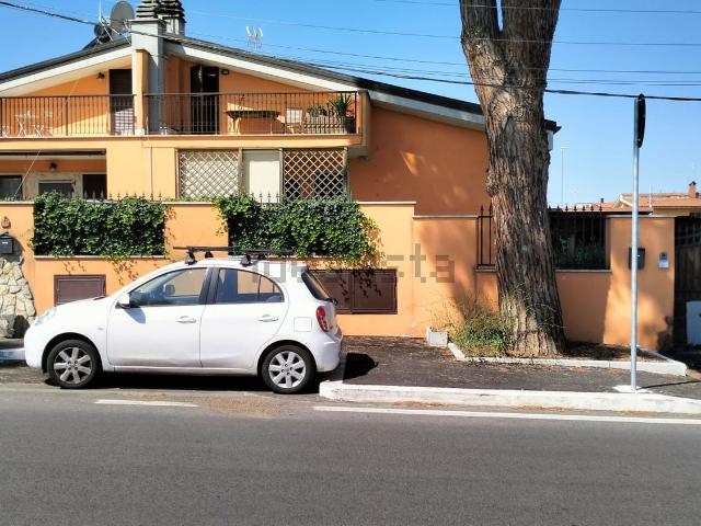 Case e ville in vendita di 108 m² in Via Fermignano