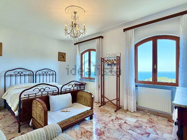 Case e ville in vendita di 108 m² in Via Millelire, 14