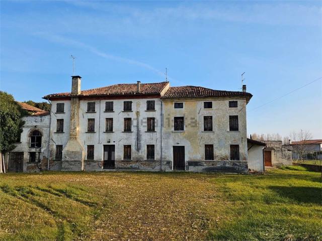 Case e ville in vendita di 1100 m²