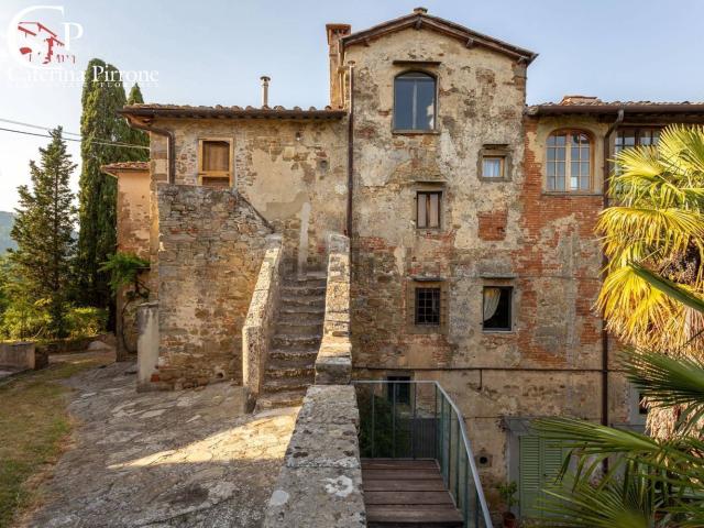 Case e ville in vendita di 1100 m²