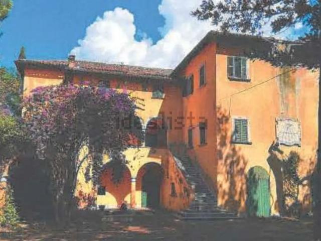 Case e ville in vendita di 1100 m² in Frazione Marino del Tronto via dei Meli, 219
