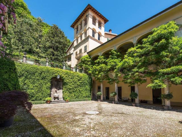 Case e ville in vendita di 1100 m² in Via Mazzini