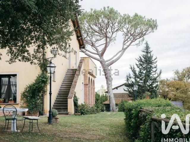Case e ville in vendita di 1100 m² in Via Cavour