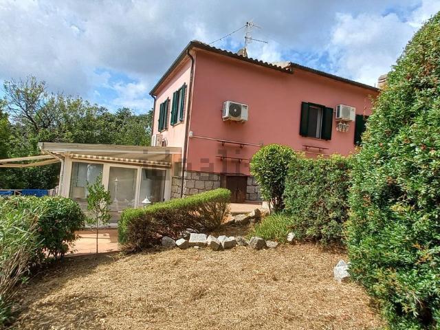 Case e ville in vendita di 110 m²