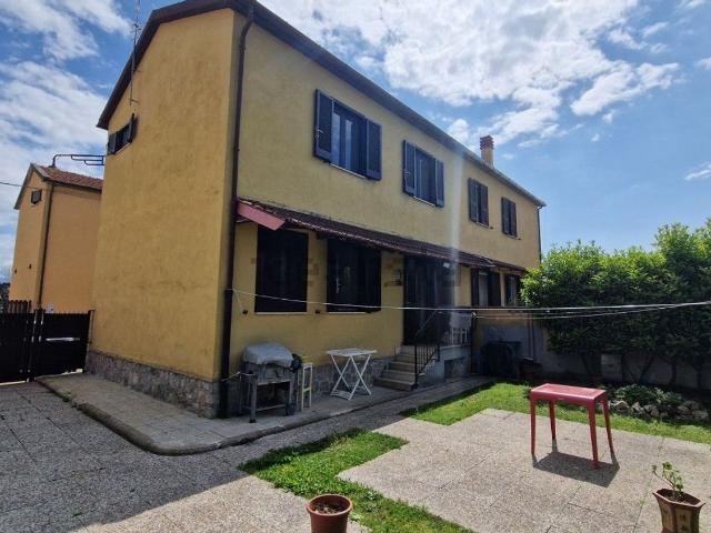 Case e ville in vendita di 110 m² in Via Covino