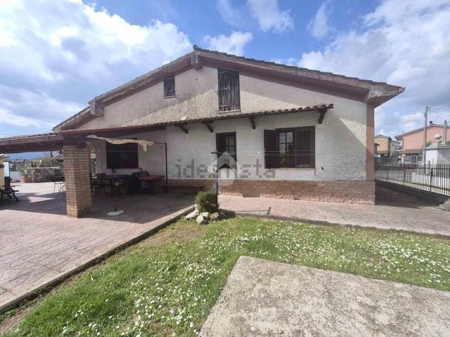 Case e ville in vendita di 110 m² in Via Colle del Piscarello, 11