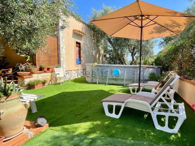 Case e ville in vendita di 110 m² in Via CALA PORRO, 18