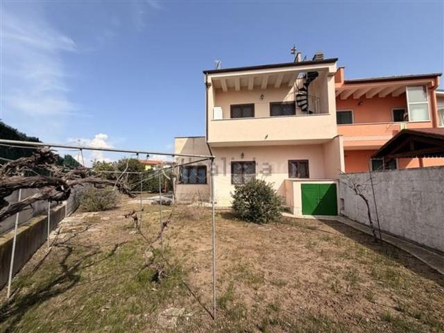 Case e ville in vendita di 110 m² in Via Adige