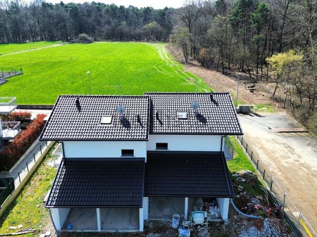 Case e ville in vendita di 110 m² in Via Alcide De Gasperi, 1