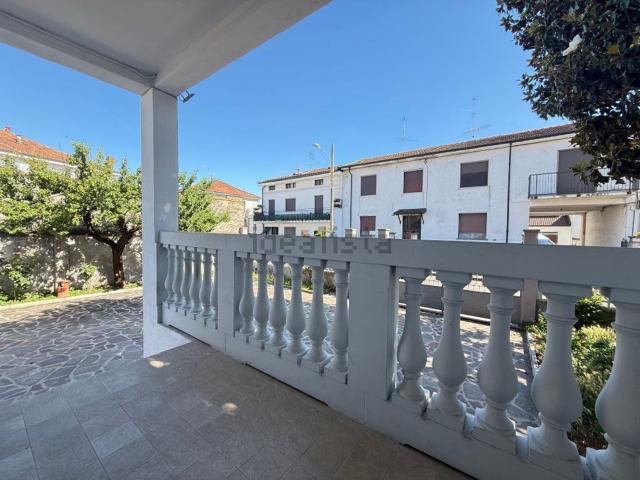 Case e ville in vendita di 110 m² in Via Giosuè Carducci