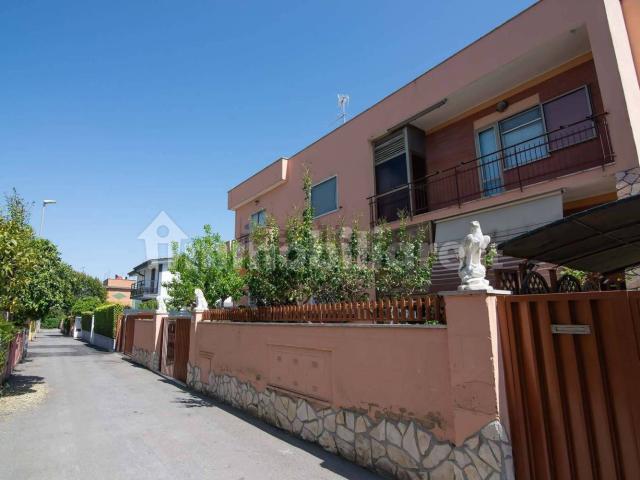 Case e ville in vendita di 110 m² in Via Giovanni Battista Passeri, 26