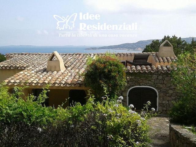 Case e ville in vendita di 110 m² in Via dei Delfini