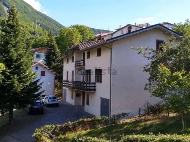 Case e ville in vendita di 110 m² in Via Della Viaccia