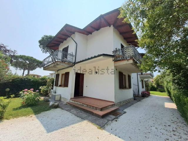 Villetta bifamiliare in vendita di 110 m² in Via Foce Morta