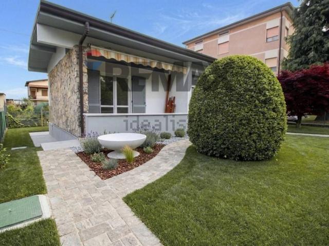 Case e ville in vendita di 110 m² in Corso Europa Unita, 2